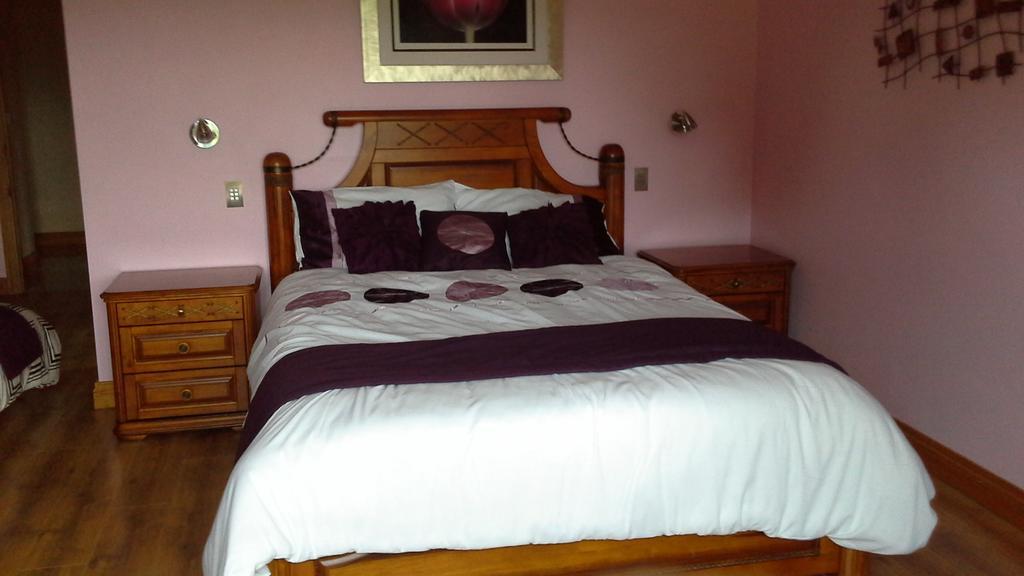 Leigh House Bed And Breakfast Ballyroney Room photo